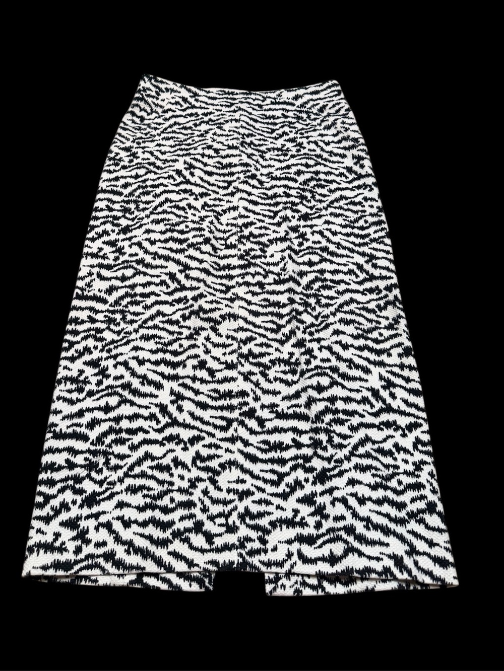 Veronica Beard tiger print seamed pencil skirt.